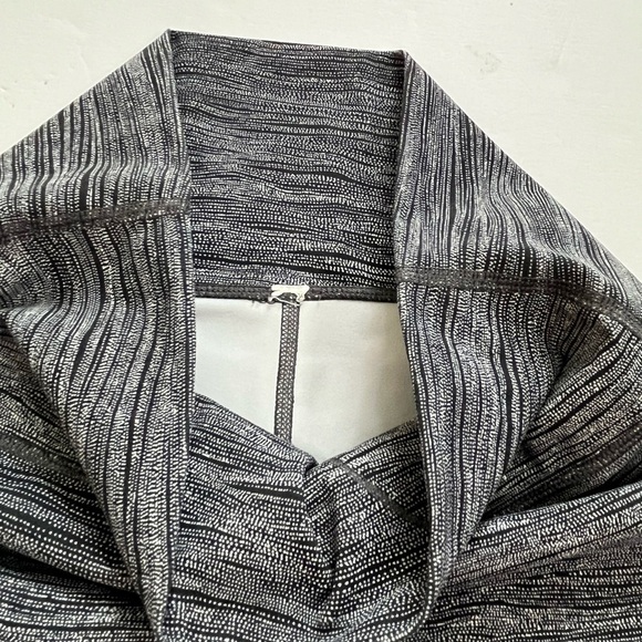 Lululemon Wunder Under Cropped Leggings Size 6 Black With White Dots - Picture 3 of 8